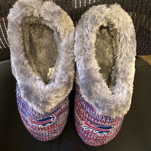 Buffalo Bills Ladies Slippers - Picture 2 of 3